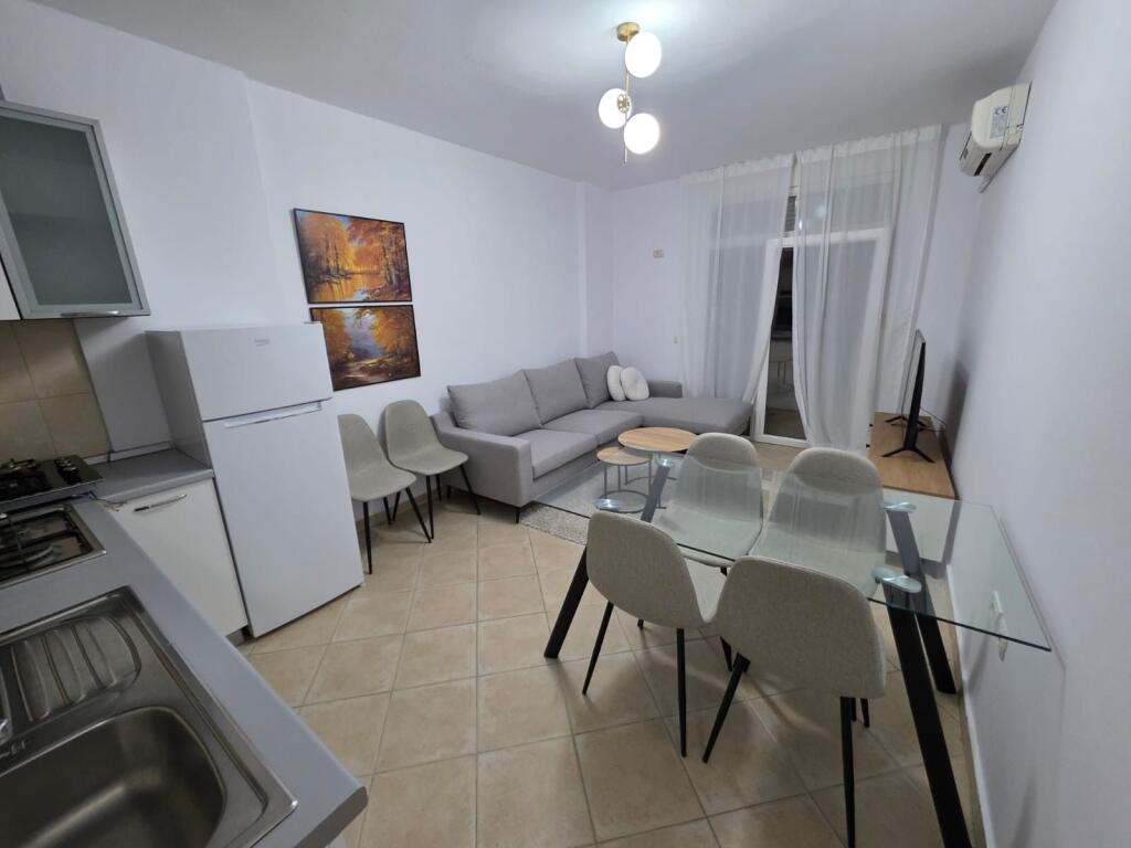 Apartament 1+1, Ekspozita!