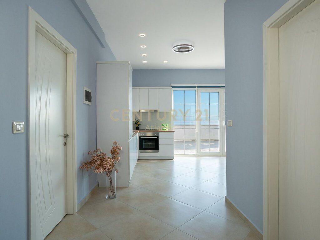 APARTAMENT 3+1+2T ME VERANDË 160 m² – PLAZH, DURRËS