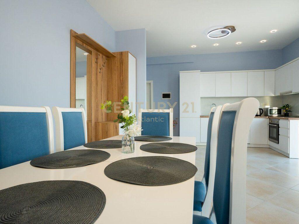 APARTAMENT 3+1+2T ME VERANDË 160 m² – PLAZH, DURRËS