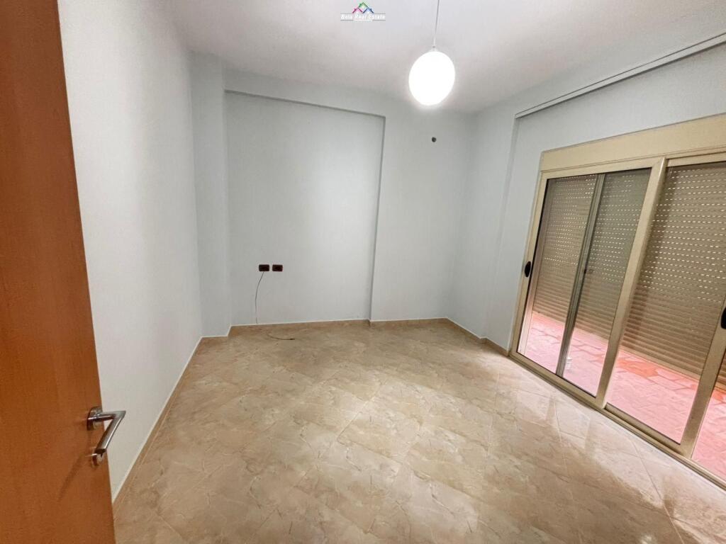 Ufficio in Affitto 2+1 a Myslym Shyri (ID BZ2741) Tirana