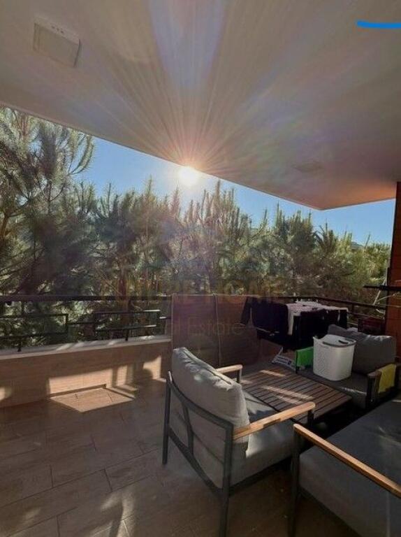 Shitet – Apartament 3+1+2 + Depo + 2 Poste Parkimi Kopshti Botanik, Tiranë