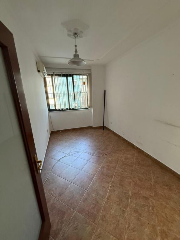 SHITET APARTAMENT 4+1+2 PRANE ISH EKSPOZITES