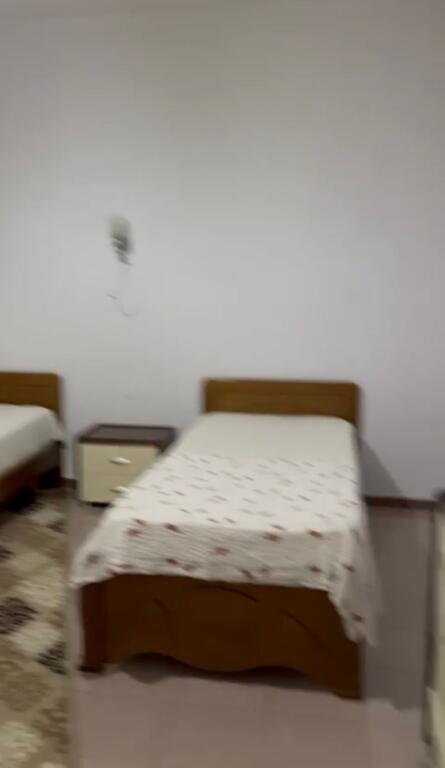 Jepet me qera shtepi private 2+1 tek Inxhinieria e Ndertimit