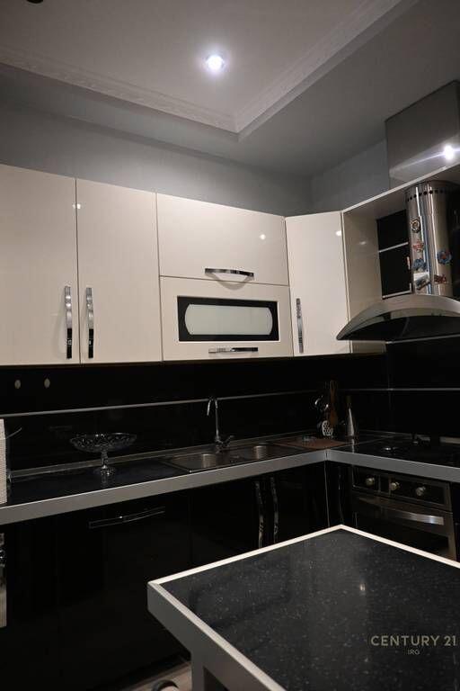 Apartament 3+1 me qera në Kompleksin Delijorgji, Tiranë 1,300 € /Muaj