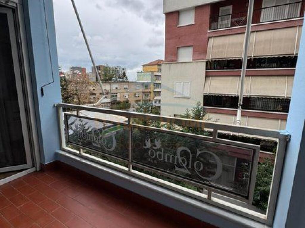 Shitet, Apartament 2+1+2, Oxhaku , Tiranë