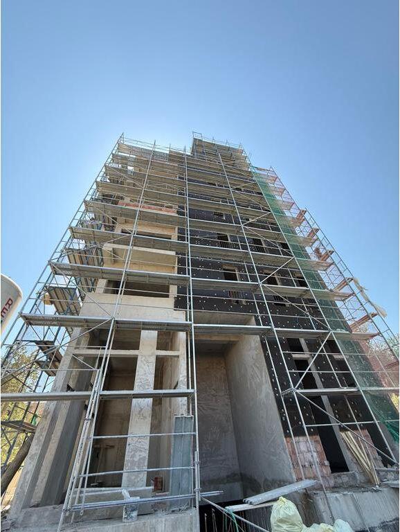 SHITET APARTAMENT 3+1 TEK SHKOLLA OSMAN MYDERIZI