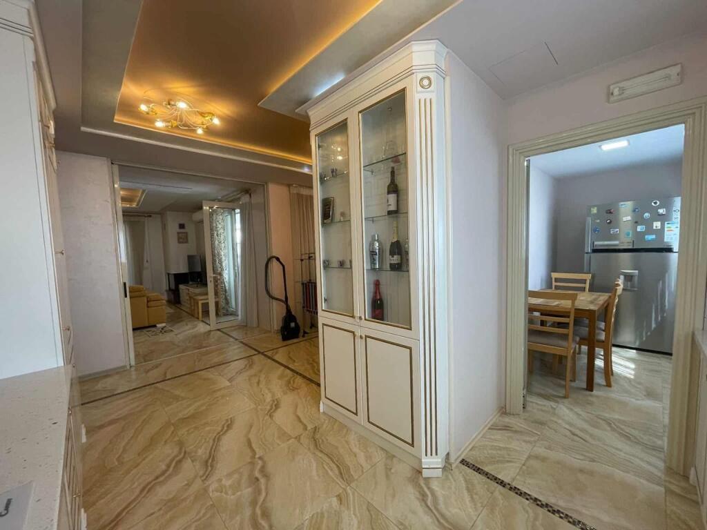 Penthouse in Vendita, Nel Complesso: “Ferrari”