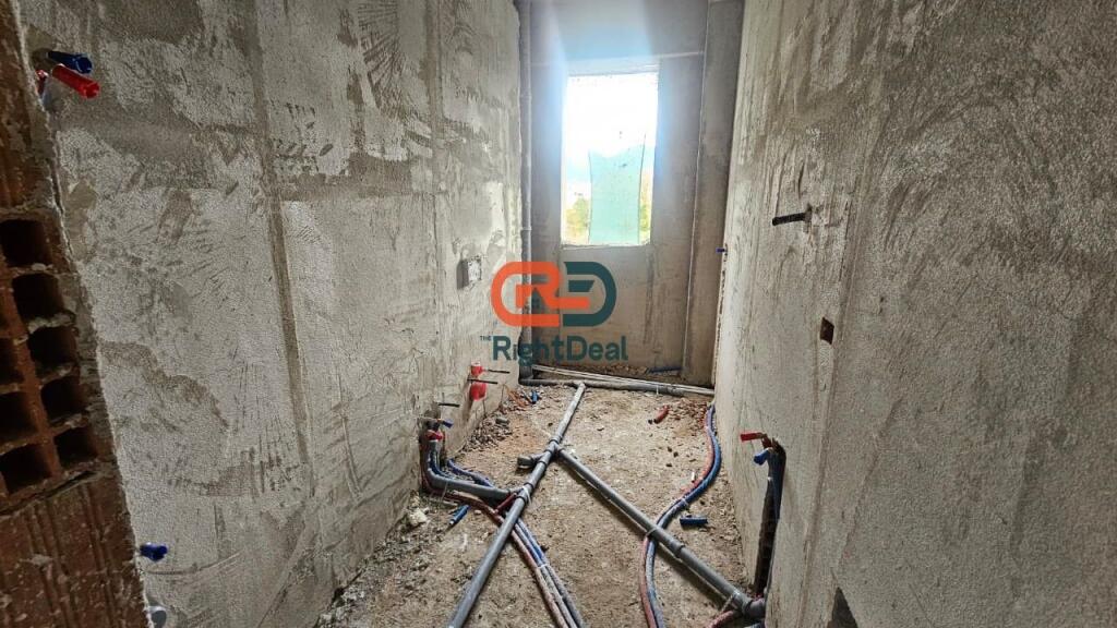 Tek Liqeni I Thate, Shitet Super Apartament 1+1, Me Pamje Spektakolare !!