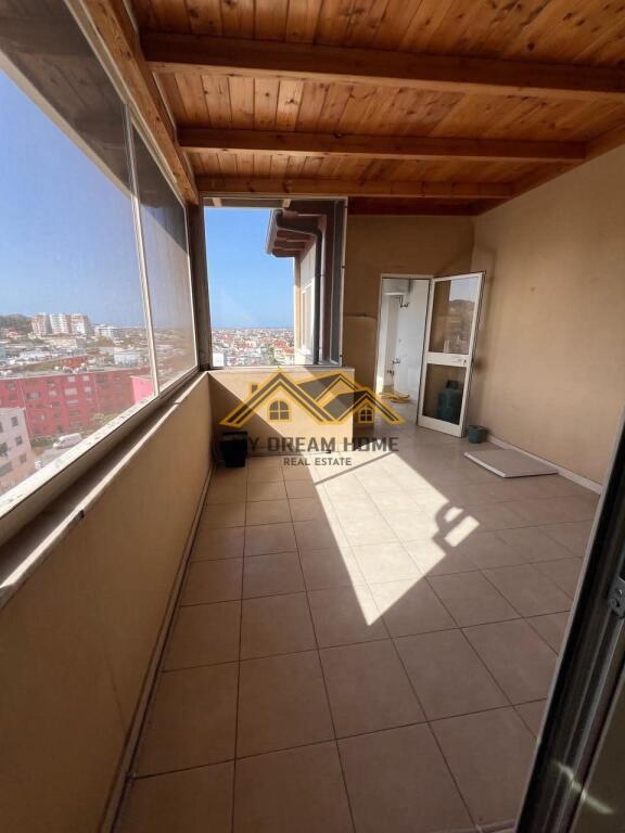 JEPET ME QERA APARTAMENTI 2+1+2 STADIUMI DURRES