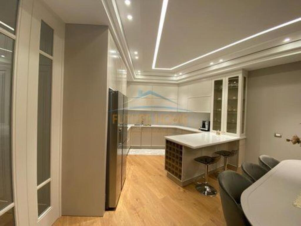 Shitet Apartament Luxury 3+1+2, Fusha e Aviacionit ,Tirane