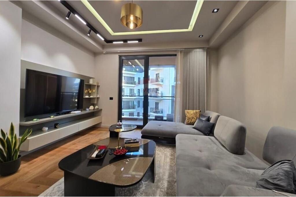 APARTAMENT+PARKIM PER SHITJE RR.KOSOVARVE