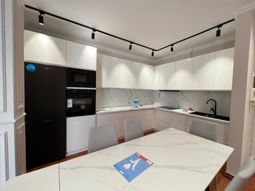 📣 QERA SUPER Apartament (Papafingo) 2+1+2Tualete , Sauna , Verande Dhe Parking 📍 Qender 🛣️ Rruga e "Kavajes"