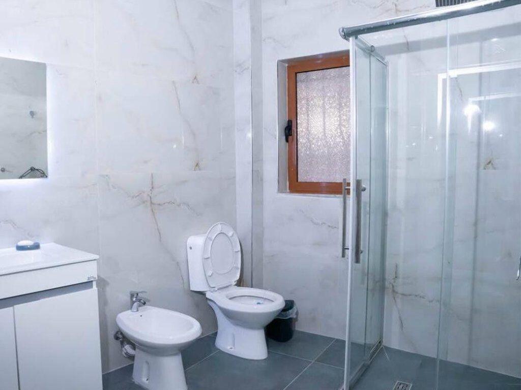 Apartament 2+1 Me Qira në rrugen Gjon Bukuzu ,prane Restorant Durrësi, Tiranë 900 € /Muaj