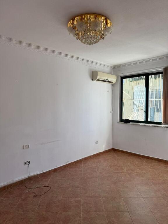 SHITET APARTAMENT 4+1+2 PRANE ISH EKSPOZITES