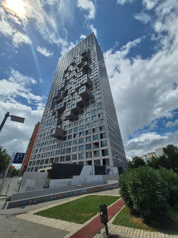 AMBIENT PER QERA TEK DOWNTOWN ONE, RRUGA E ELBASANIT