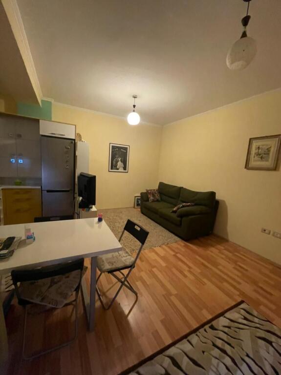 Shitet apartament 1+1 te Kopshti Botanik!