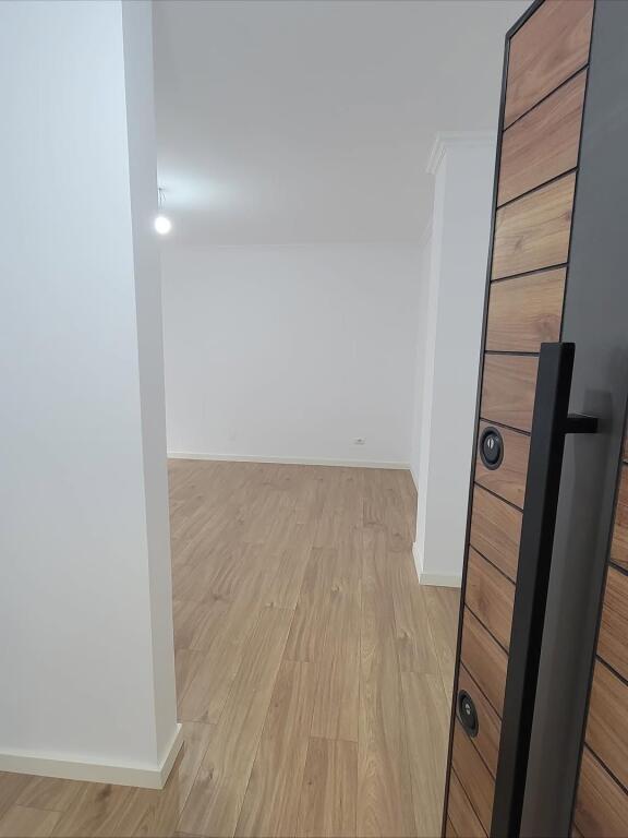Apartament 2+1 per shitje 📍Te rruga e Bogdaneve, prane kishes Katolike