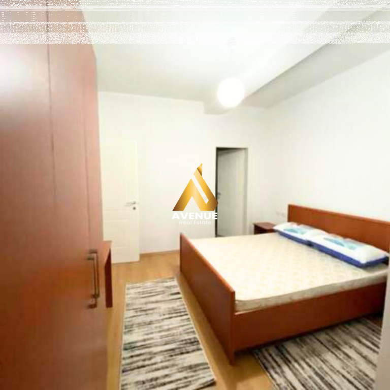 Jepet me qira apartament 3+1  tek– 5 Maji (pranë Concord Center) Tiranë  
