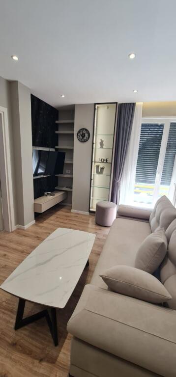 Laprake , Apartament 1+1 per qera