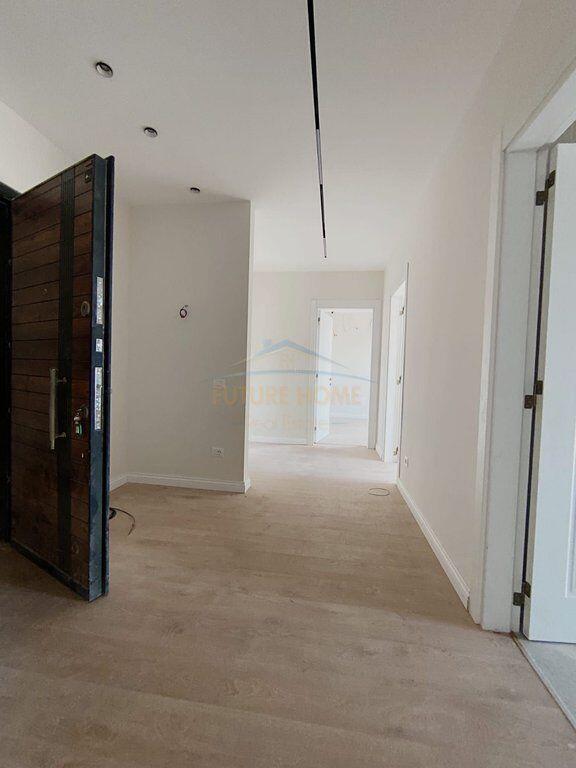 Shitet, Apartament 2+1, Jordan Misja, Tiranë.