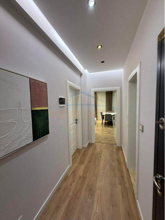 Shitet, Apartament 3+1+2, Kompleksi “Romario”, pranë bar “Artisti”, Unaza e Re.