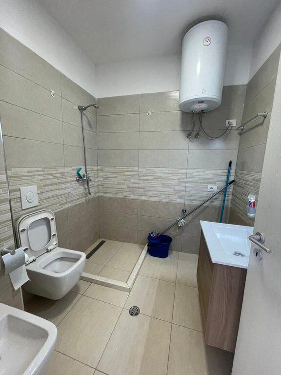 SHITET APARTAMENT 2+1 NE PLAZH DURRES PRANE HOTEL PALACE!