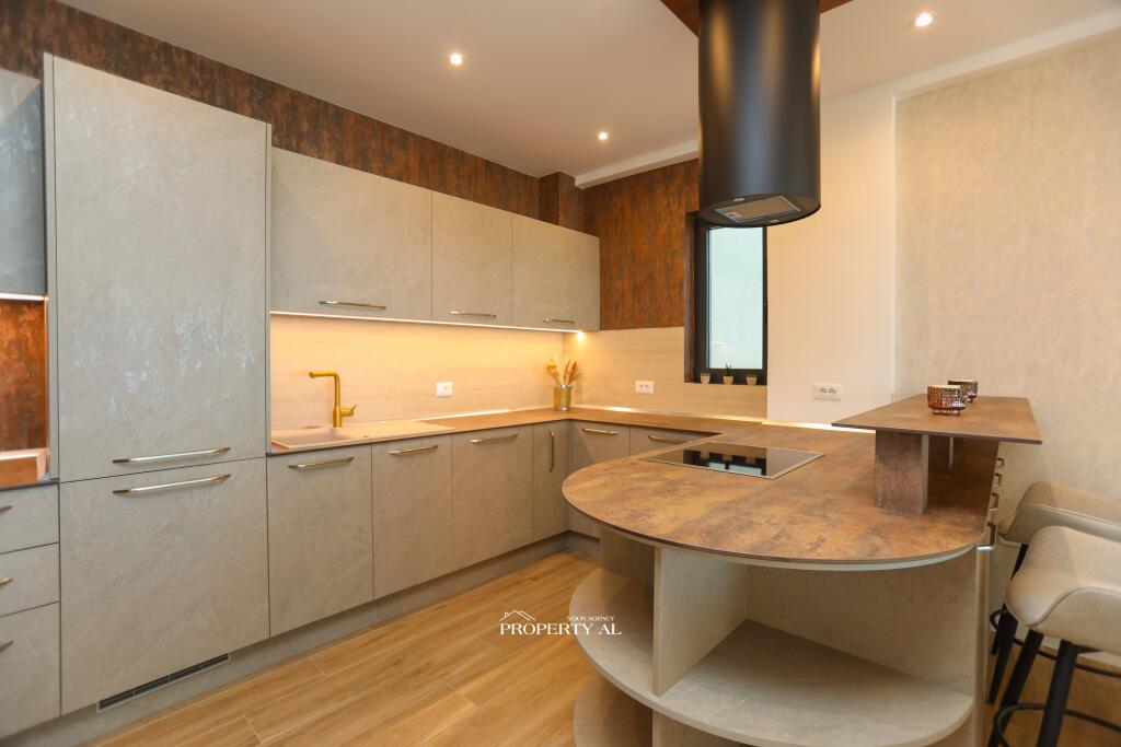 Apartament Unik Per Shitje Ne Lungomare 