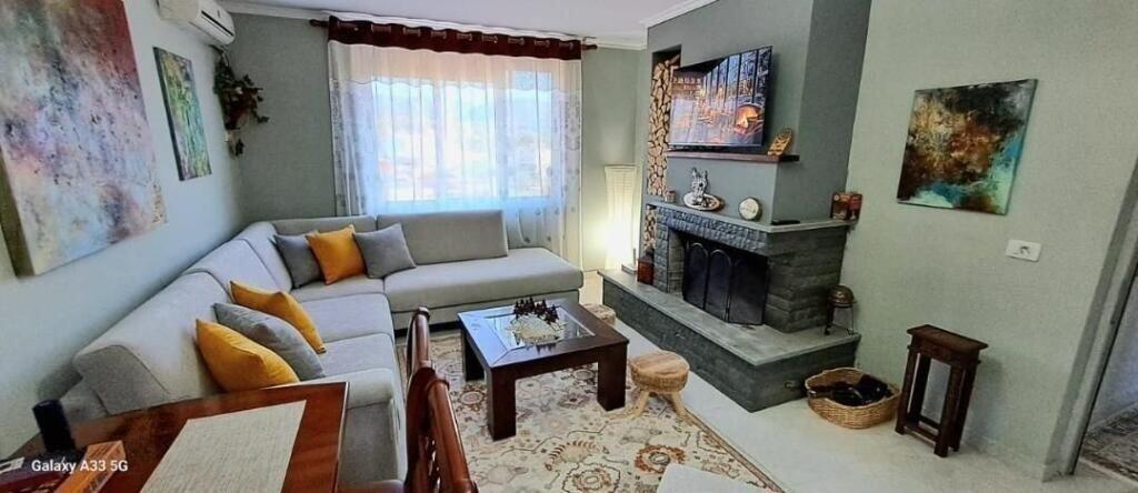 Apartament 2+1 me qera pranë Grand Galleri, Yzberisht