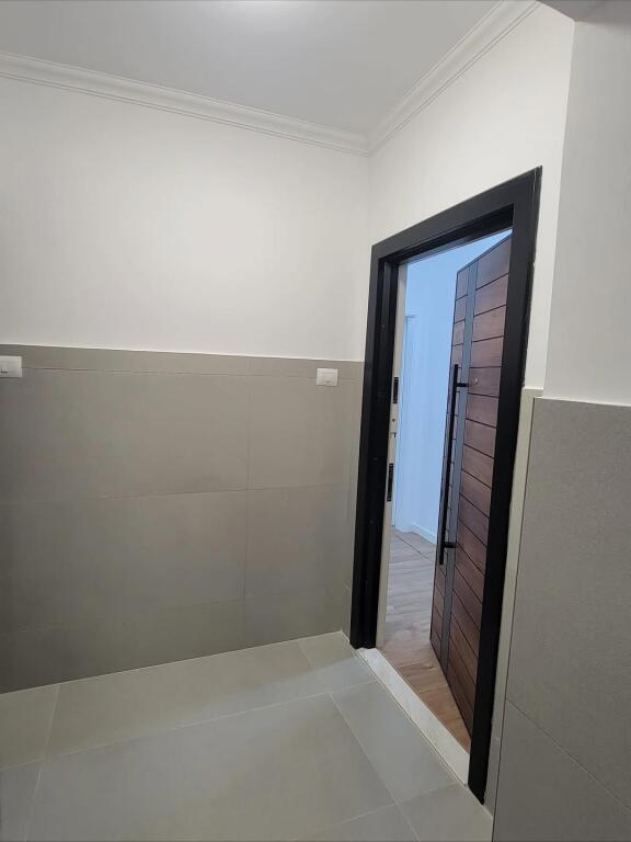 Apartament 2+1 per shitje 📍Te rruga e Bogdaneve, prane kishes Katolike