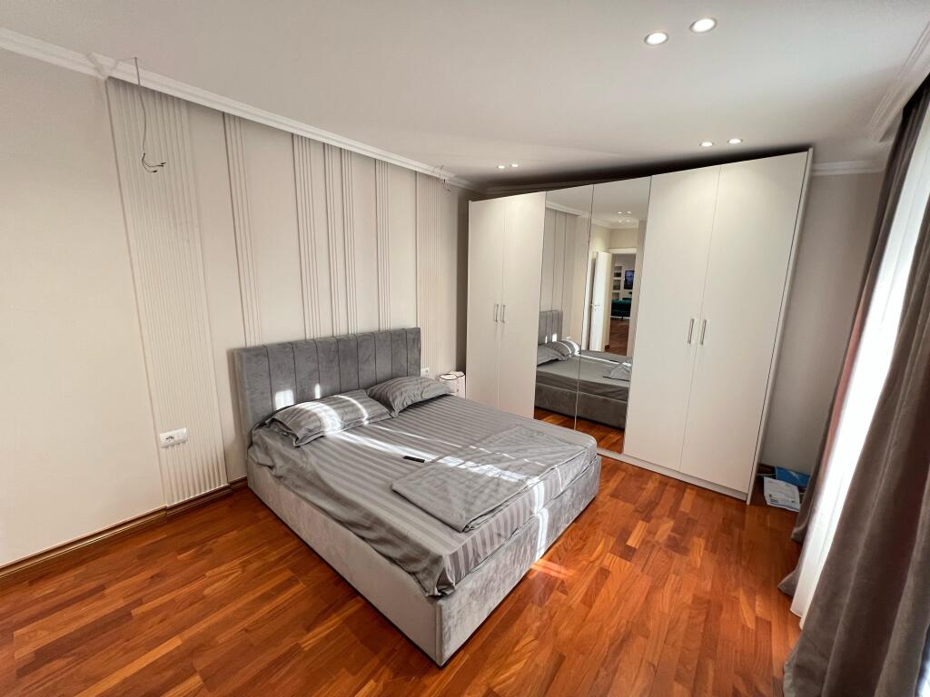 📣 QERA SUPER Apartament (Papafingo) 2+1+2Tualete , Sauna , Verande Dhe Parking 📍 Qender 🛣️ Rruga e "Kavajes"