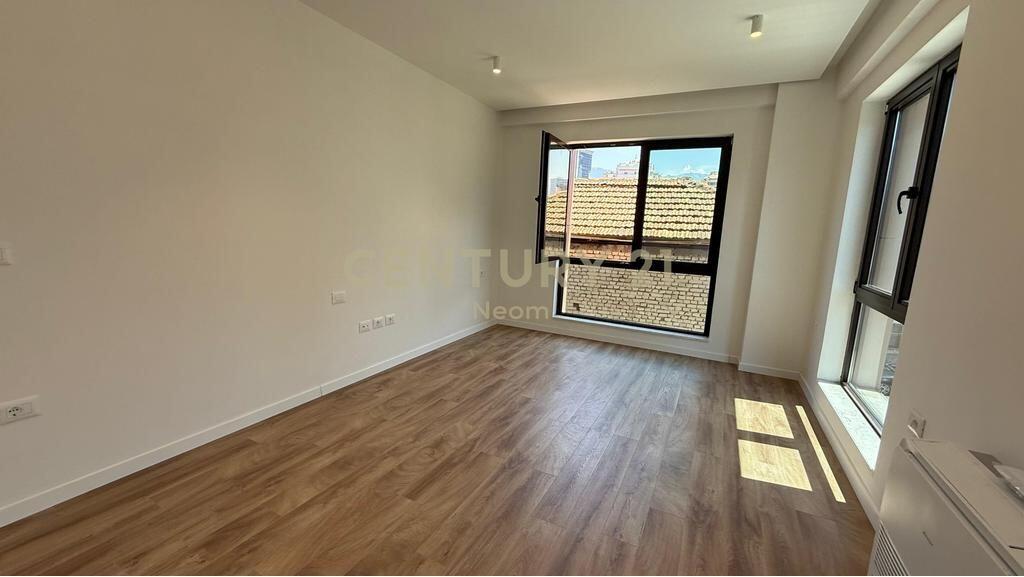 Commercial space in Myslym Shyr, near Arben Broci school. 550 € /Month
