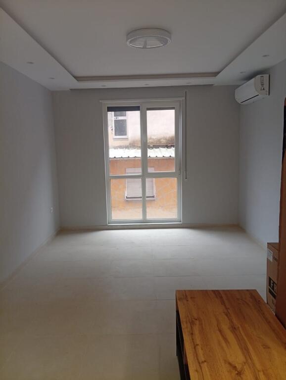 🏢 Jepet me Qera Apartament 2+1+2 Përshtatshëm për Biznes ne 5 Maji