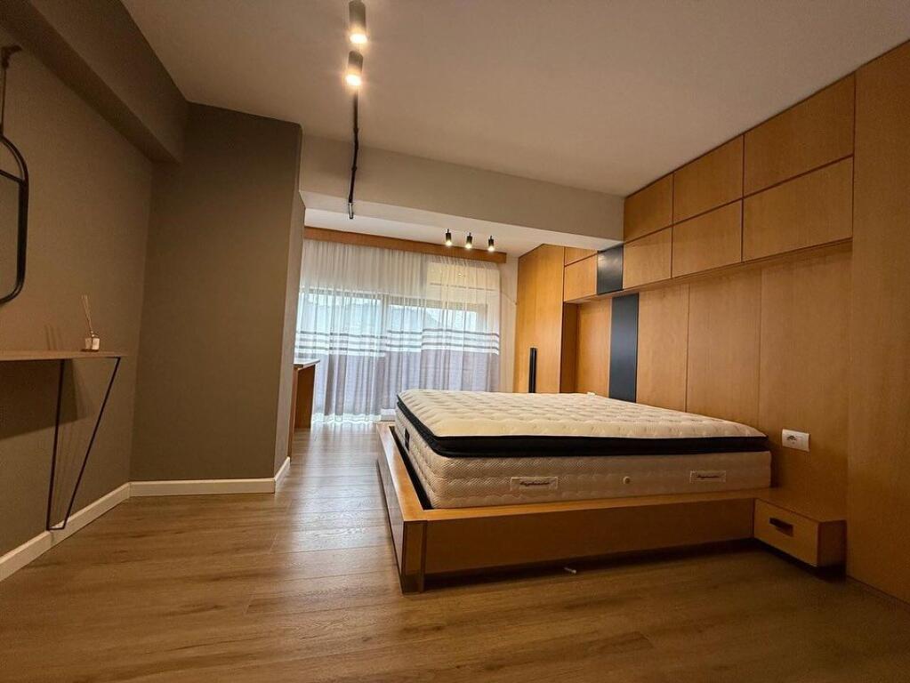 Perballe me Spitalin Amerikan 3,  Shesim apartament duplex