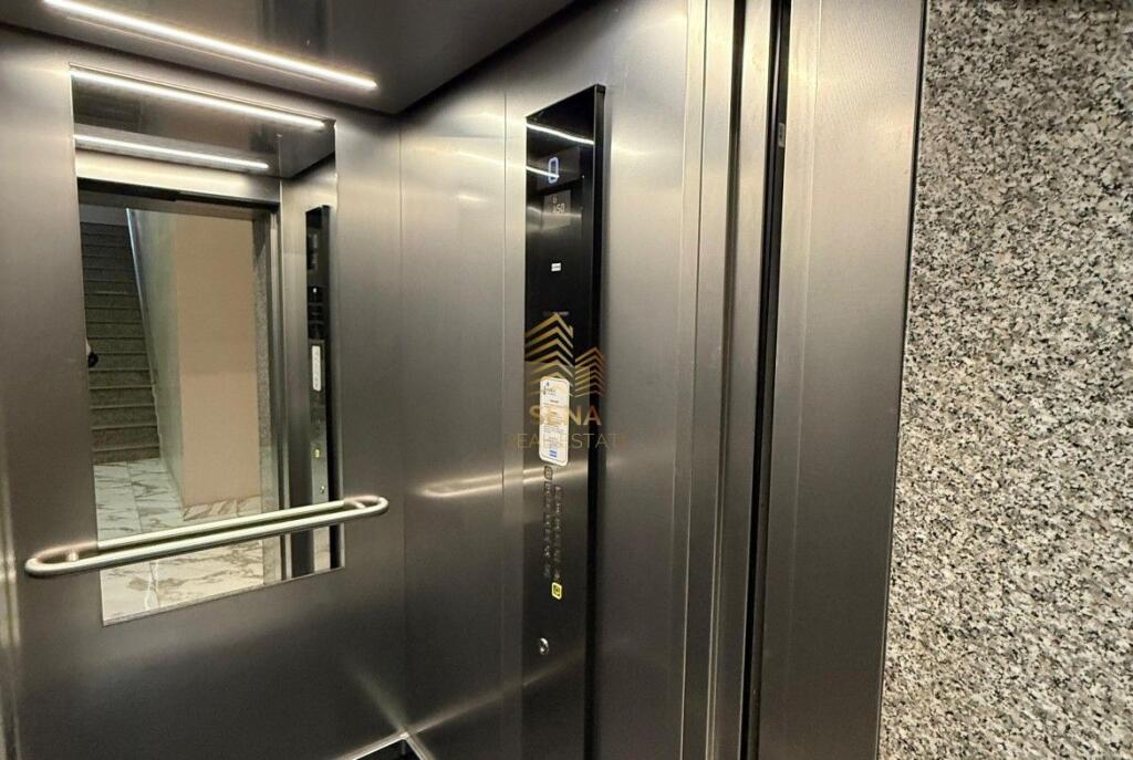 Affitto, Spazio commerciale/ufficio, Comune di Parigi, 1000 Euro/mese