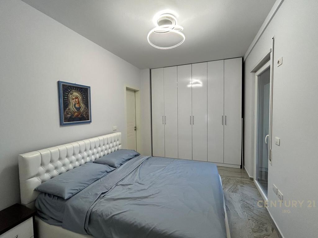 JEPET ME QERA APARTAMENT 3+2 ME POST PARKIMI TEK 21 DHJETORI.