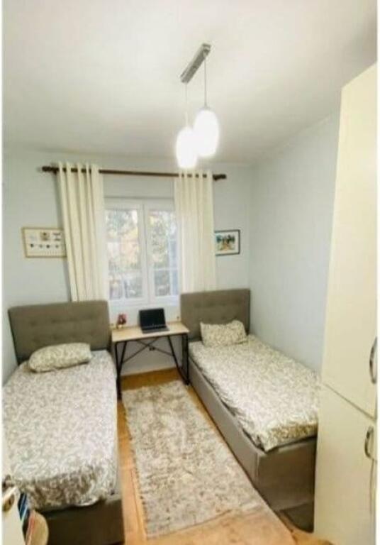 Apartament 2+1 i Investuar për Qira në 21 Dhjetori – Rruga e Kavajës