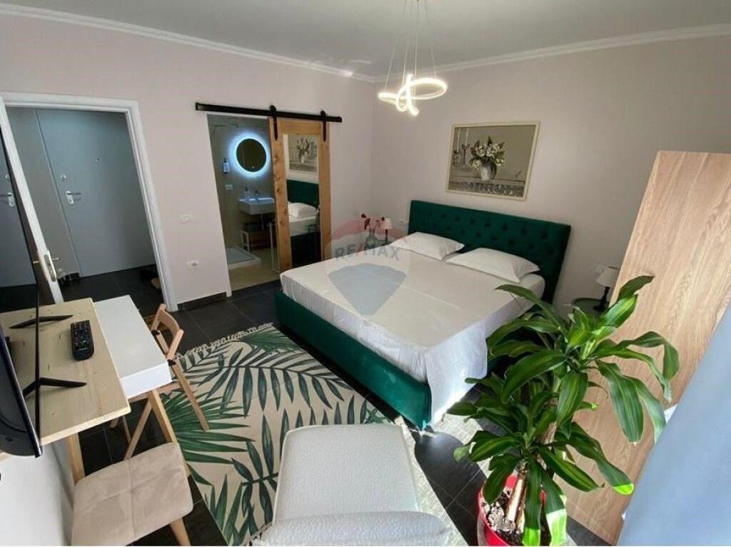 Apartament - Për Qira - Rruga e Barrikadave, Tiranë !!!! (ID: 530361014-399)