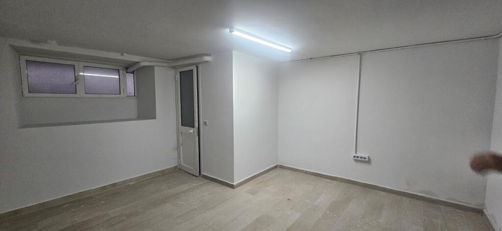 Ambient biznesi per qira tek Pallatet Moskat