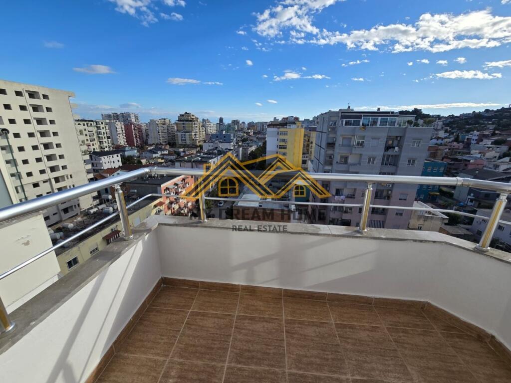 APARTAMENT 2+1 TE POLICIA NE DURRES, PER SHITJE !