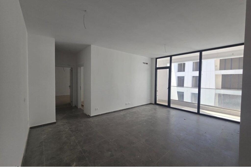 Shitet Apartament 1+1 në Porcelan