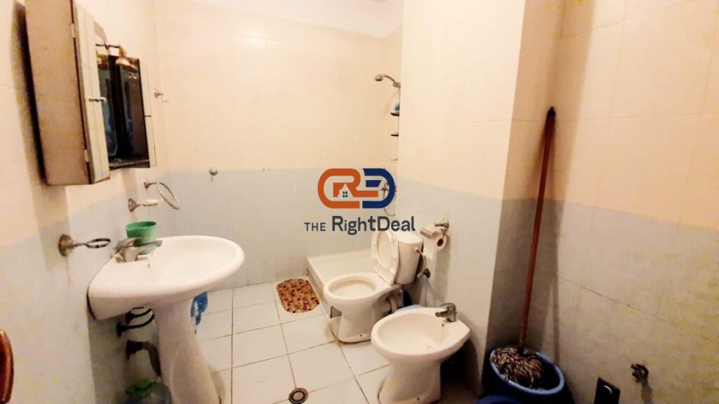 Tek Stacioni Trenit, Shitet Apartament 3+1+2, Mundesi Ideale Per Ndarje!!