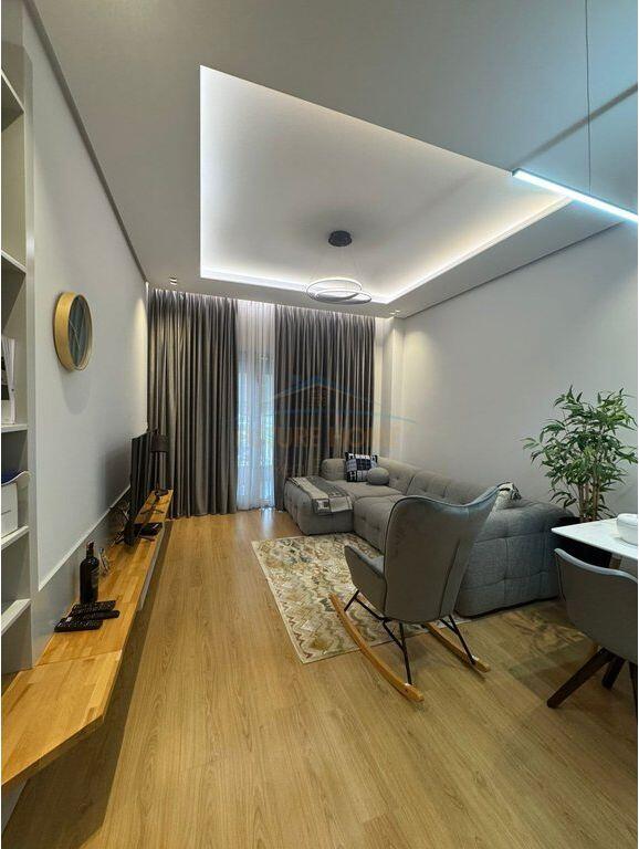 Qera, Apartament 2+1 Foleja e Gjelber Zogu i Zi