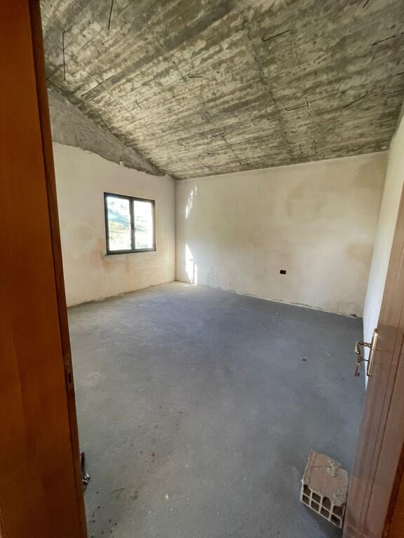 🏡 SHITET VILË 3 KATËSHE SPITALLE DURRES