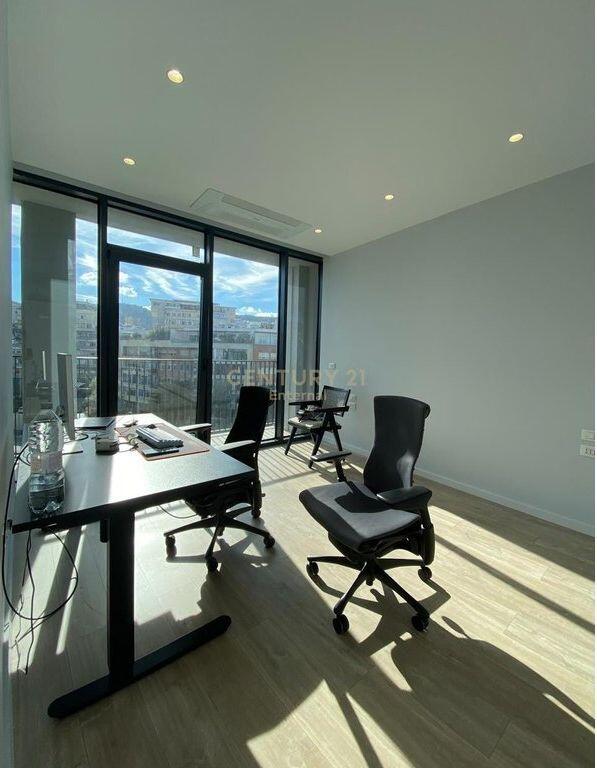 Affittasi Appartamento 2+1+ Parcheggio per Ufficio