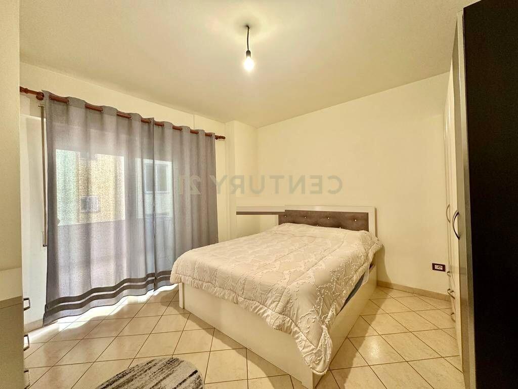 QIRA, APARTAMENT 2+1+2 ME POST PARKIMI