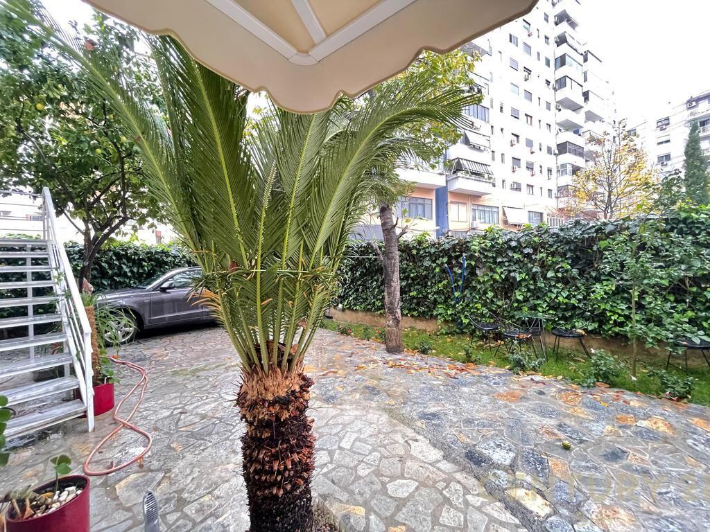 VILE PER QIRA PRANE RR. MUHAMET GJOLLESHA!