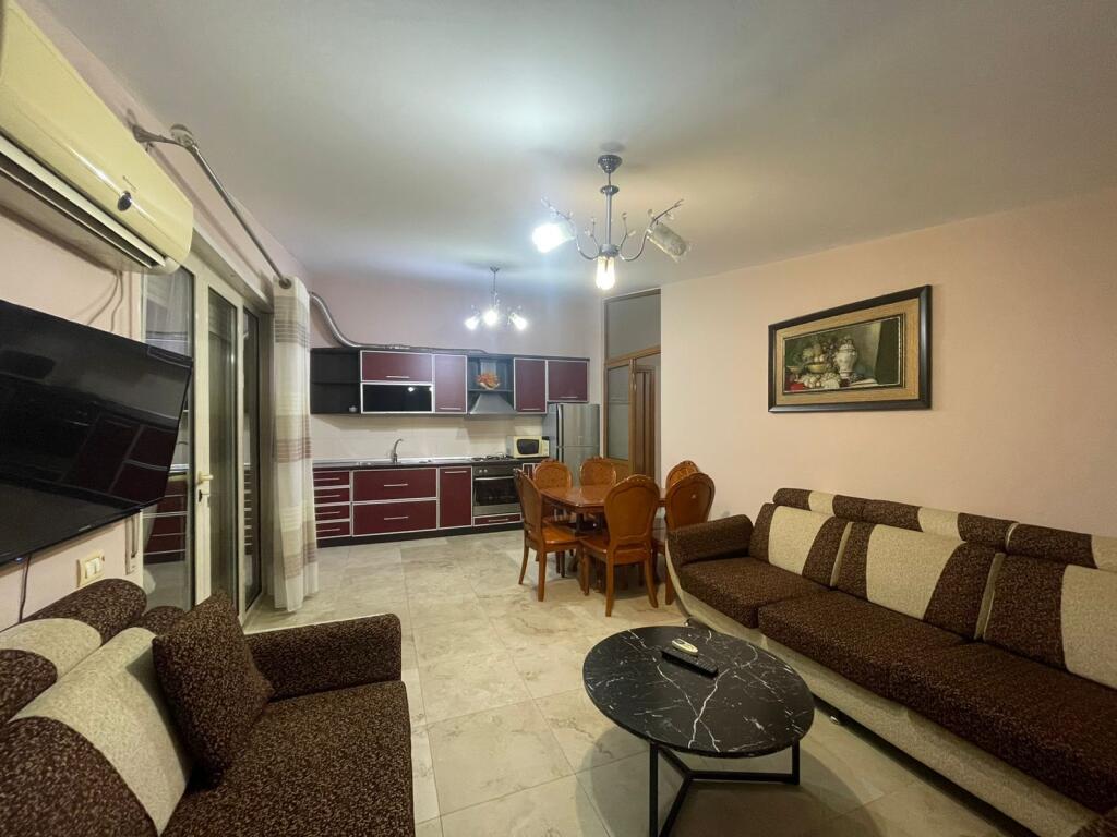 Apartament 1+1 me qira tek Liqeni i Thate