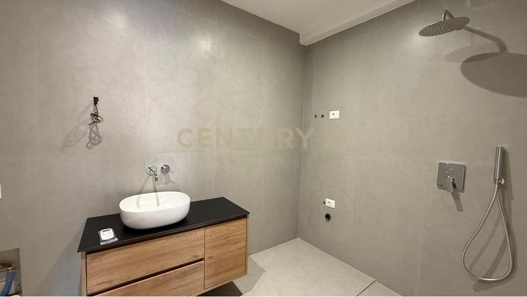 Commercial space in Myslym Shyr, near Arben Broci school. 550 € /Month