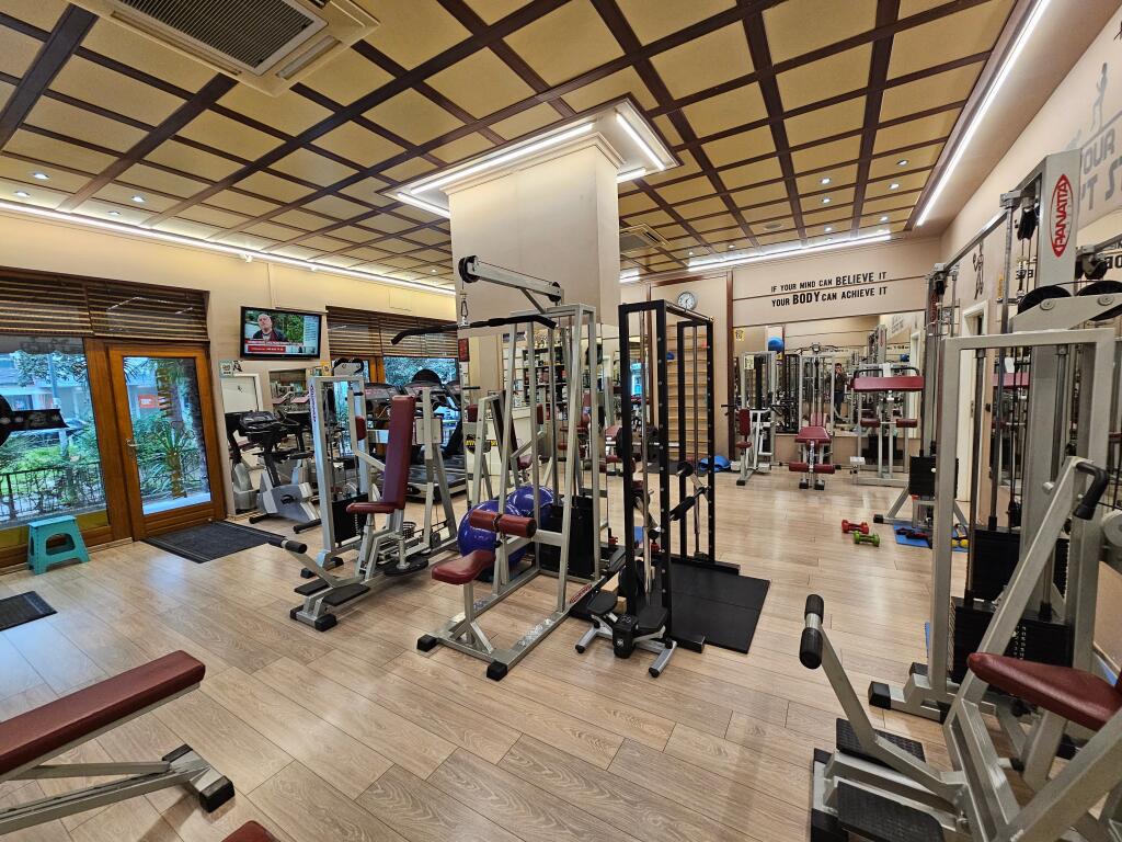 Shitet Njesi biznesi tek Ish Ekspozita! 102m2