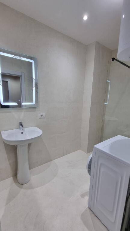 Shitet Apartament , Ne Don Bosko